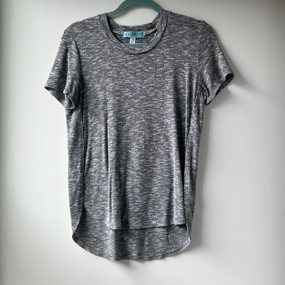 ❤️ Dina Be Francesca's Grey Tee Open Side Crewneck Short Sleeve T-Shirt XS